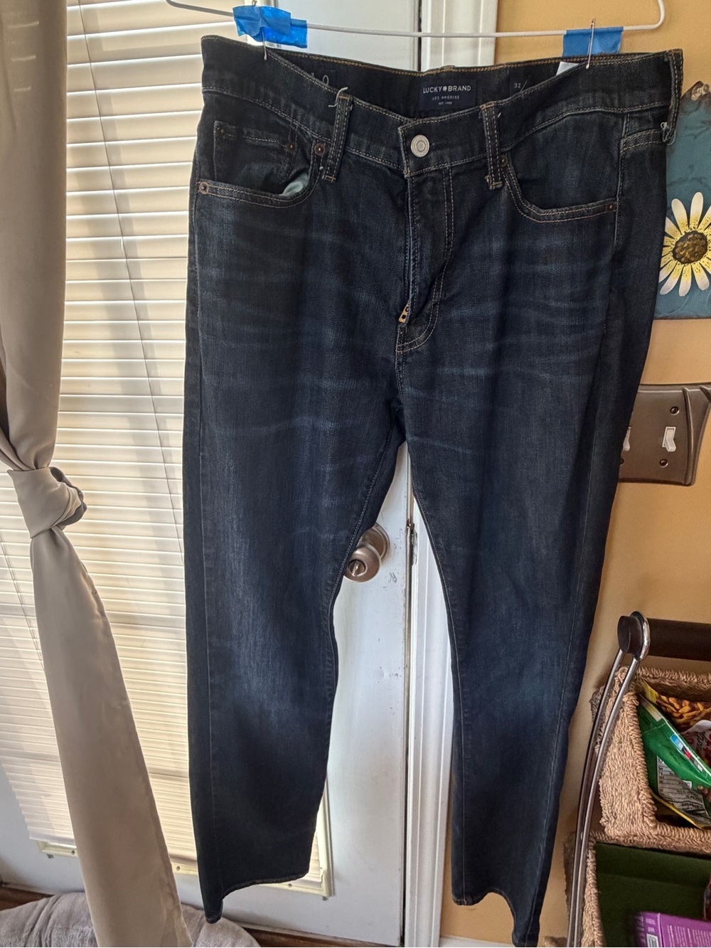 Lucky Brand 32x32 ( worn once) Dark Wash
